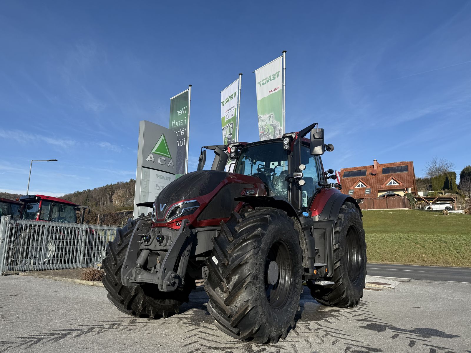 Valtra Q305 1