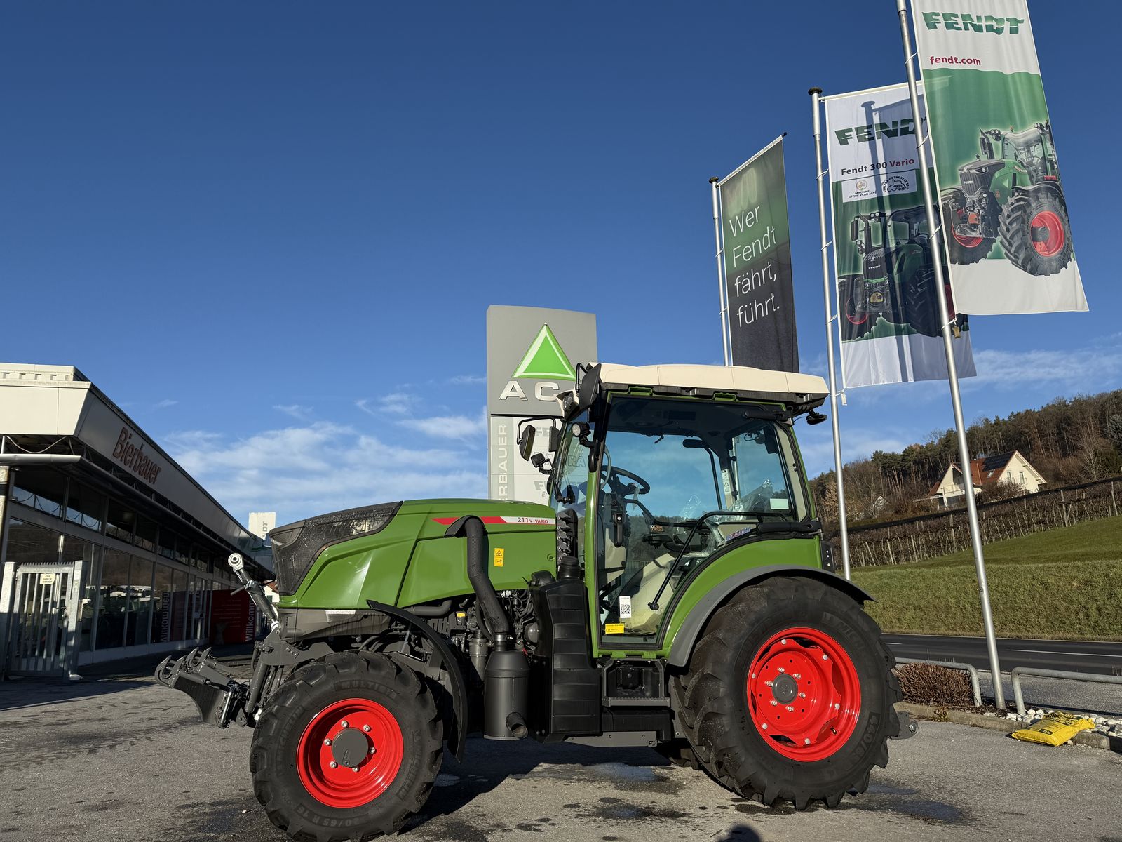 Fendt 211 Vario V (Gen3) 2