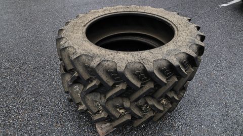 BKT 320/85 R32 AGRIMAX RT855