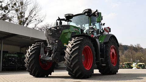 Fendt 832 Vario (Gen5)