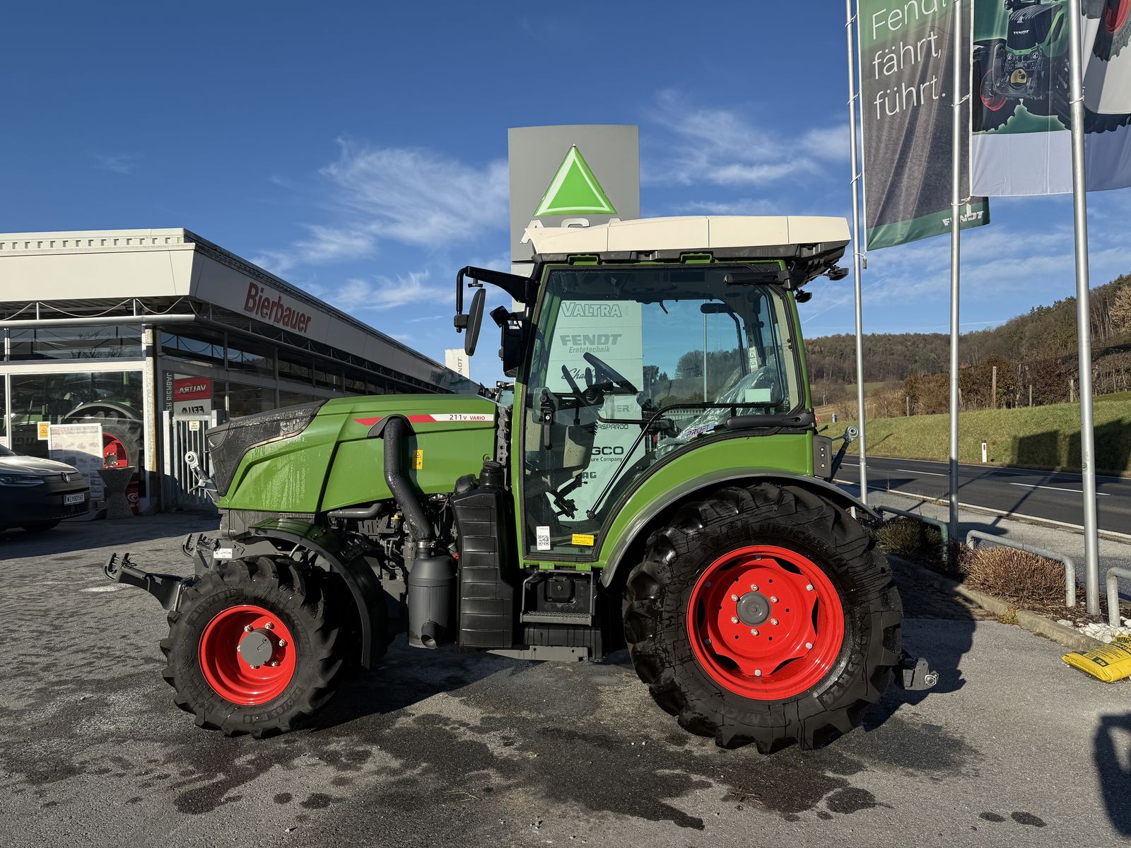 Fendt 211 Vario V (Gen3) 2