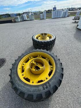 Sonstige 300/95R42 und 270/95R44
