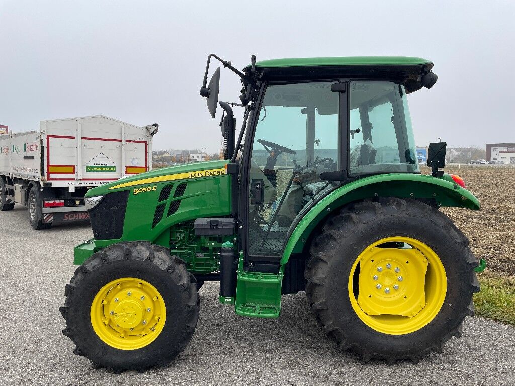 John Deere 5058 E 2