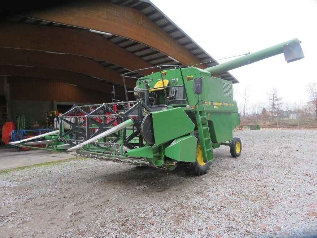 John Deere 1042 1