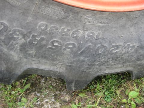 Kubota M4062 Cab 3