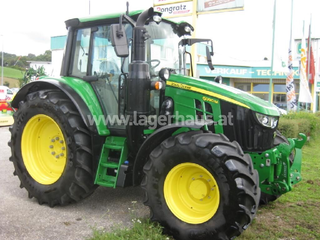 John Deere 6090 M 1