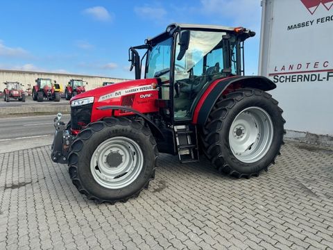 Massey Ferguson MF 5711 M 2