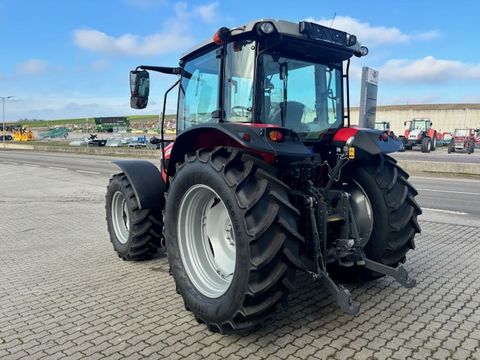 Massey Ferguson MF 5711 M 3