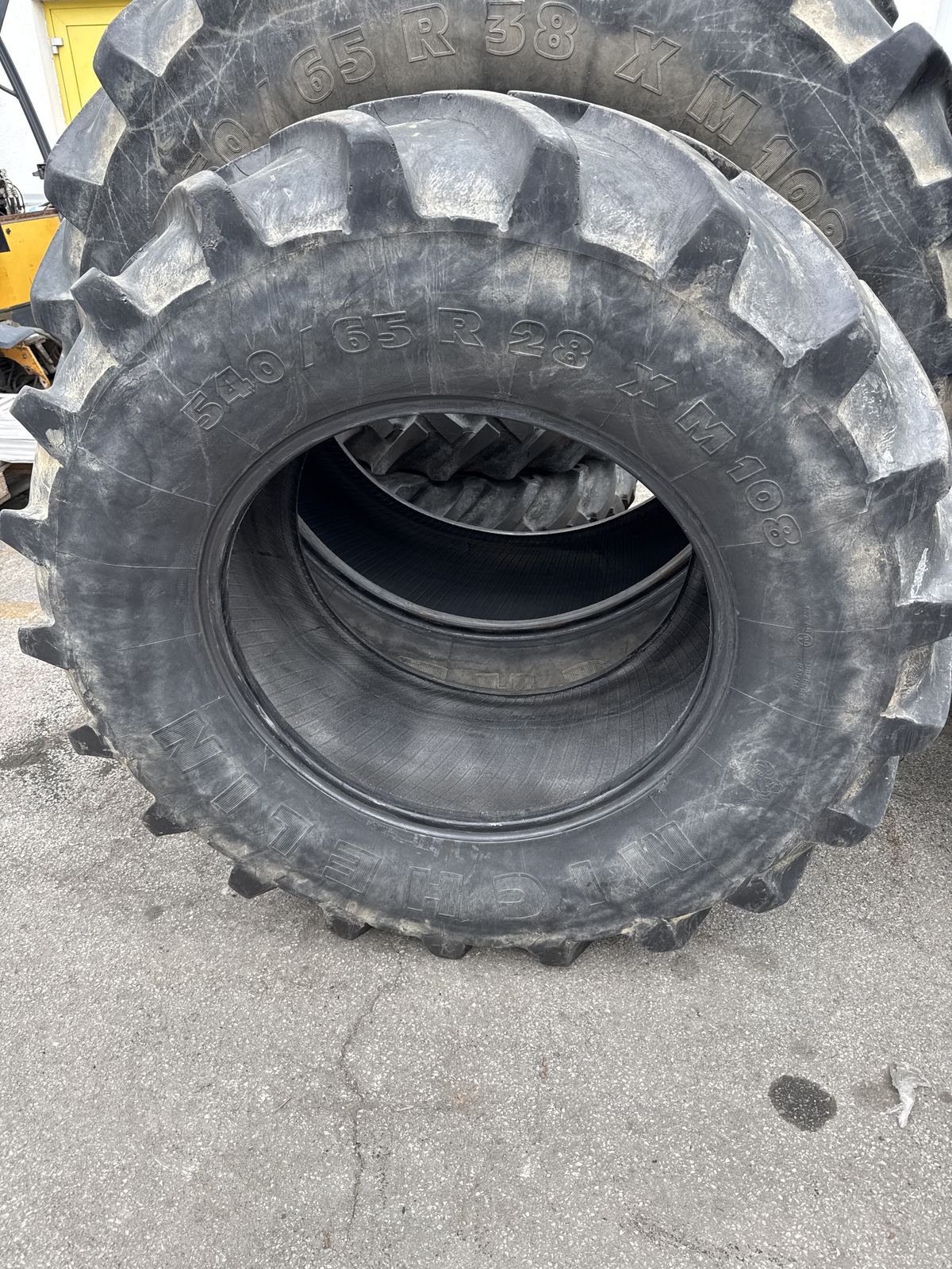 Michelin 540/65R28 XM 108 3