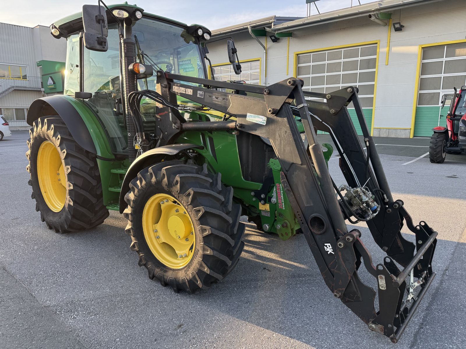 John Deere 5090 R 2