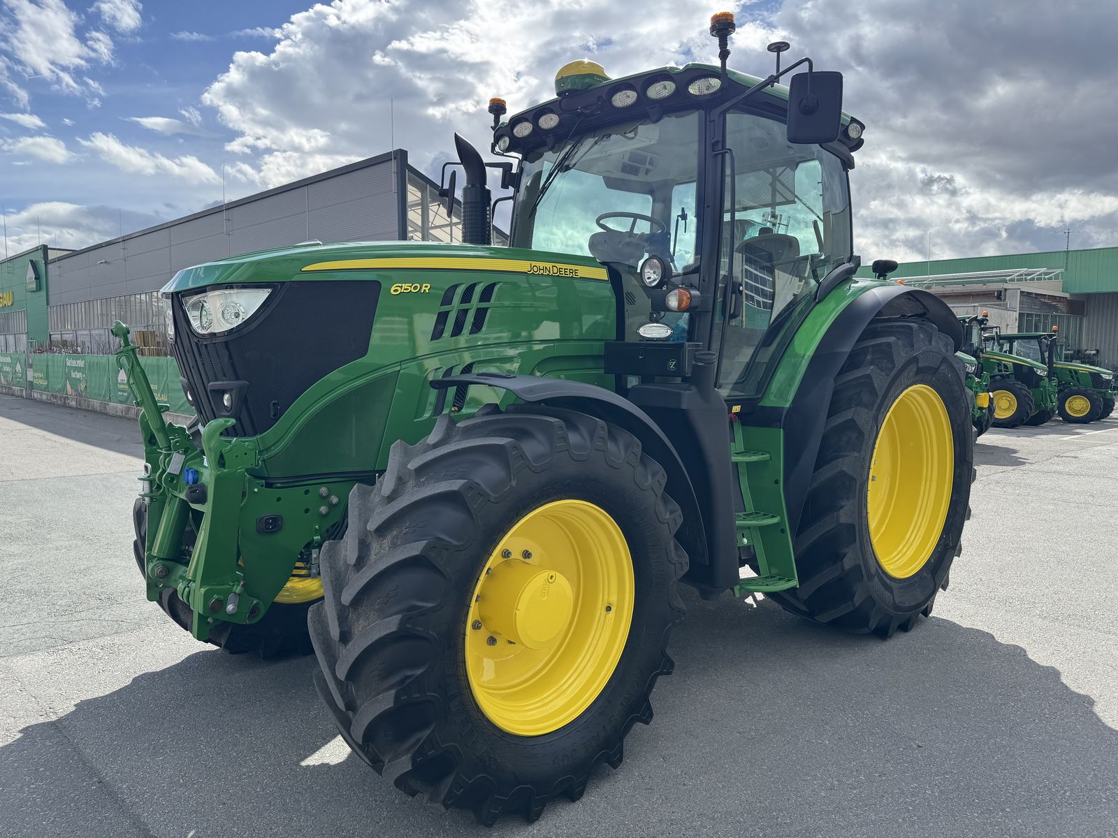 John Deere 6150R 1