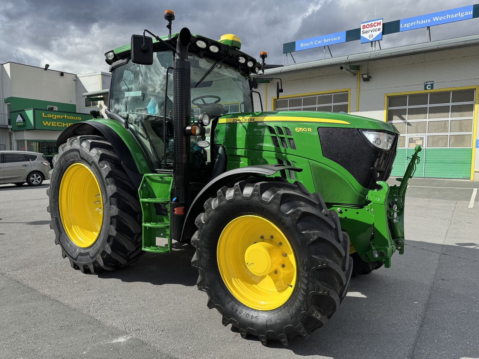 John Deere 6150R 2