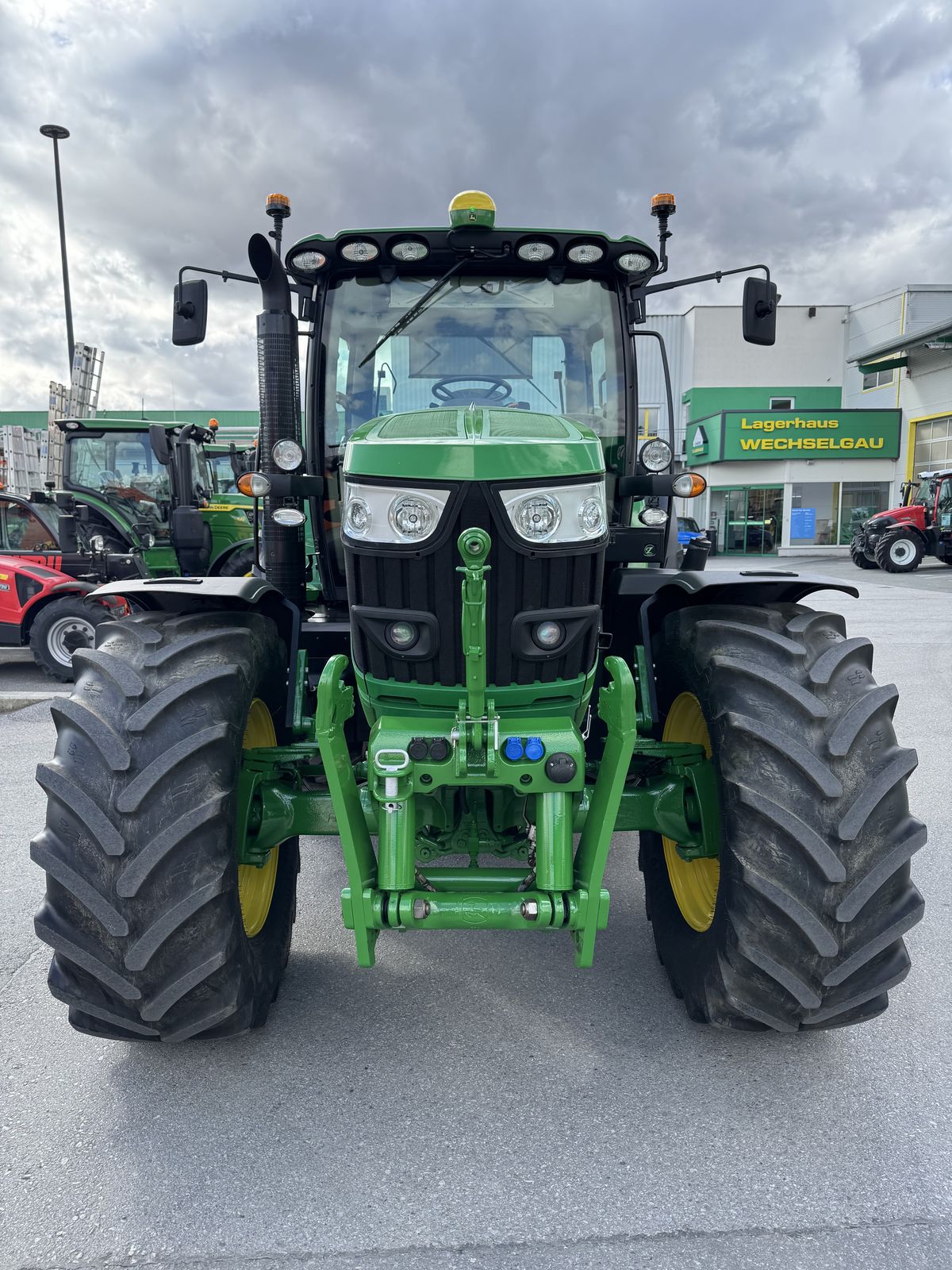 John Deere 6150R 3