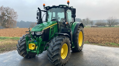 John Deere 6120M