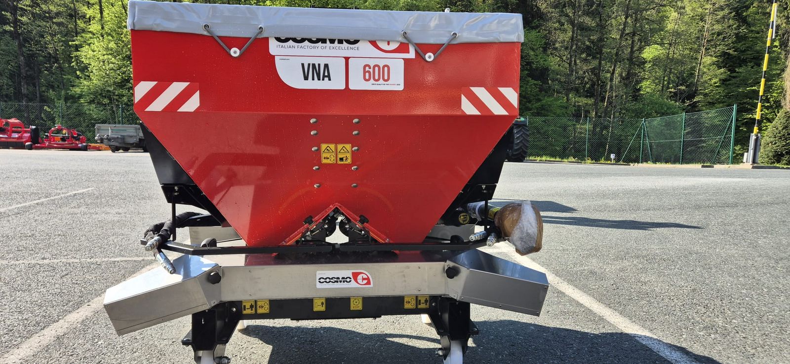 Cosmo Dngerstreuer VNA 600, 2026 Baujahr  Landwirt.com