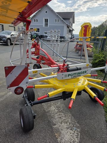 Pöttinger TOPP 422 Schwadkreisel