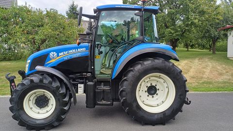 New Holland Traktor T4.75 DC 