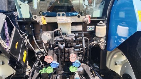 New Holland Traktor T4.95 DC