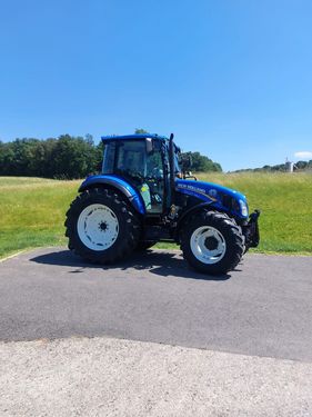 New Holland Traktor T4.95 DC
