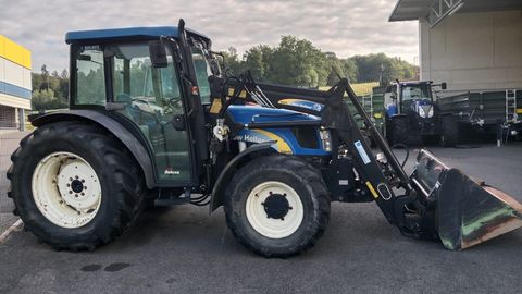 New Holland T4040 DeLuxe & Supersteer