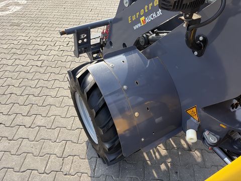 Eurotrac W12 mit Kabine Euroaufnahme