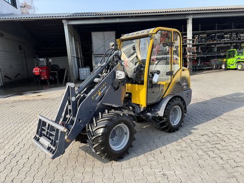 Eurotrac W12 mit Kabine Euroaufnahme