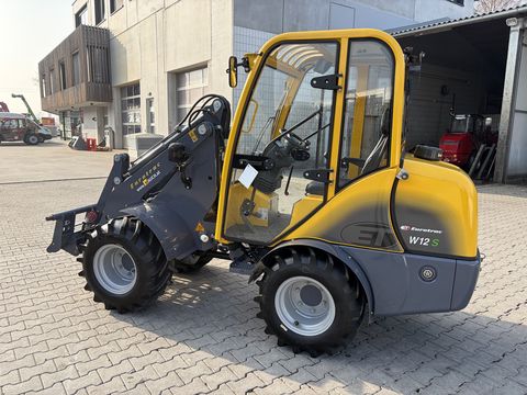 Eurotrac W12 mit Kabine Euroaufnahme