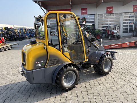 Eurotrac W12 mit Kabine Euroaufnahme