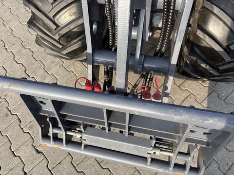 Eurotrac W12 mit Kabine Euroaufnahme