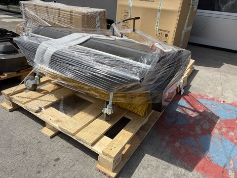Husqvarna Kehrmaschine für Rasentraktor