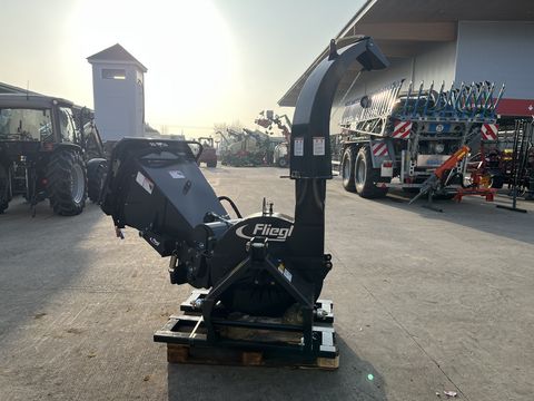 Fliegl Big mit hydraulischen Einzug