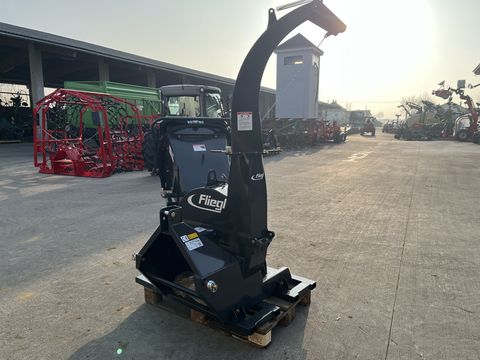 Fliegl Big mit hydraulischen Einzug