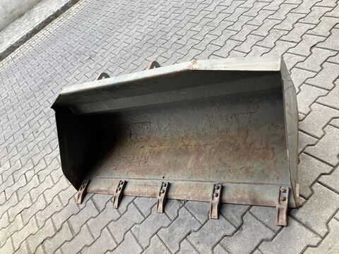 Sonstige Erdschaufel mit geschraubten Zähnen
