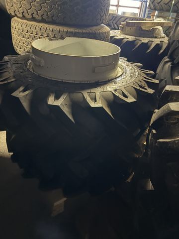 Sonstige Zwillingsreifen 10/75-15.3AS neuwertig