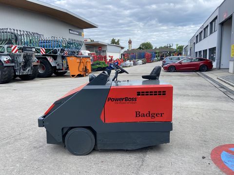 Sonstige Selbstfahrer/Boss Kehrmaschine