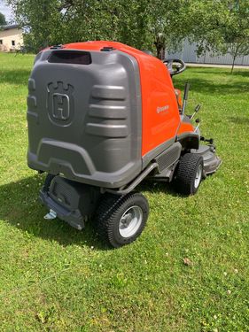 Husqvarna RC 320Ts AWD mit 112cm Mähdeck 81h