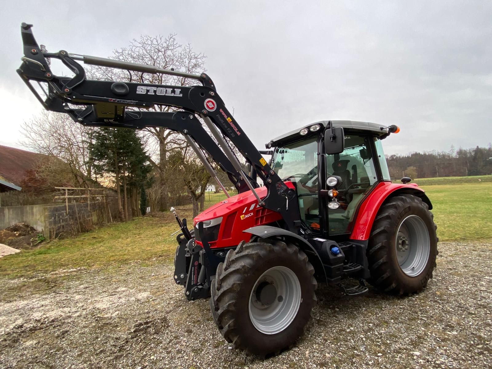 Massey Ferguson 5611 + Stoll FZ 20 Frontlader 1