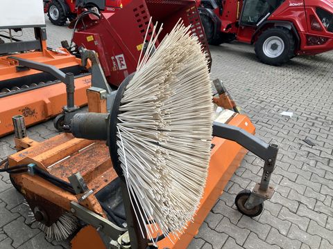 Bema 25 Kehrmaschine