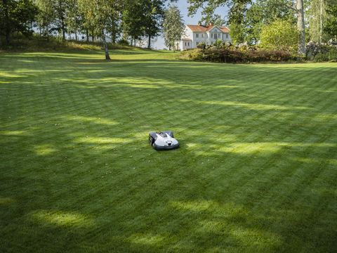 Husqvarna 430V Nera mit Kamera 4800m²