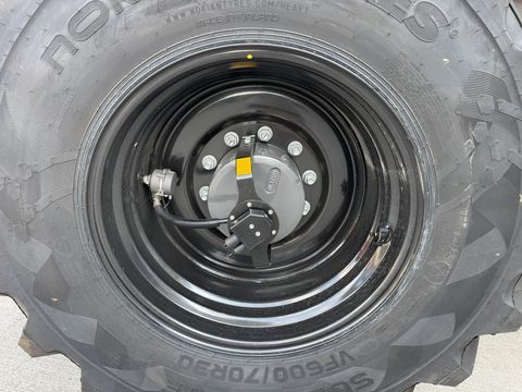 Valtra Q305