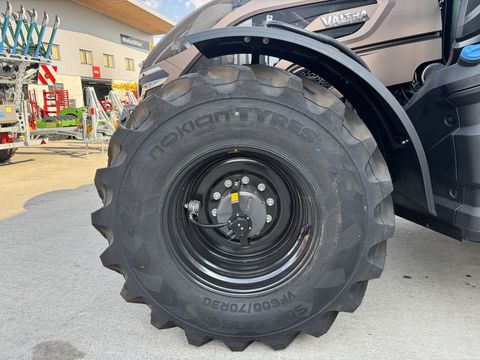 Valtra Q305