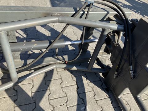 Sonstige Rundballenzange Weidemann Aufnahme