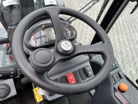 Giant G 2700HD+ mit Kabine & Weidemann HV