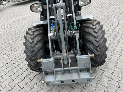 Giant G 2700HD+ mit Kabine & Weidemann HV