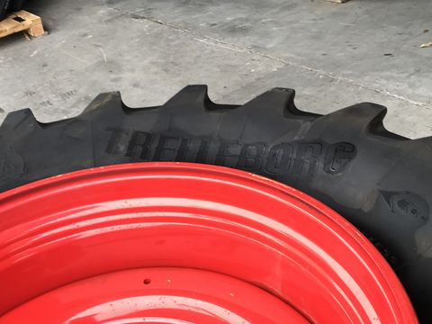 Trelleborg VF 750/70R44 + VF 650/60R38 inklusive Felgen