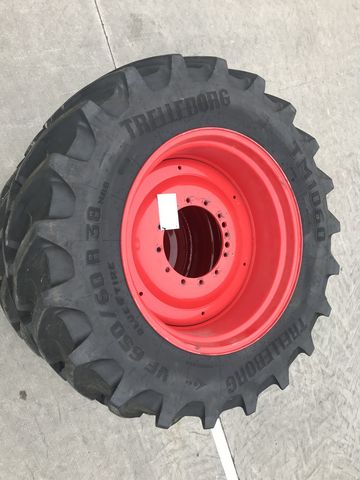 Trelleborg VF 750/70R44 + VF 650/60R38 inklusive Felgen