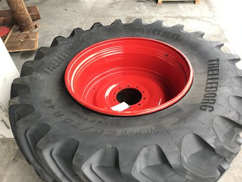 Trelleborg VF 750/70R44 + VF 650/60R38 inklusive Felgen