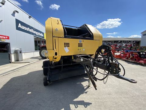 New Holland BR 740A 