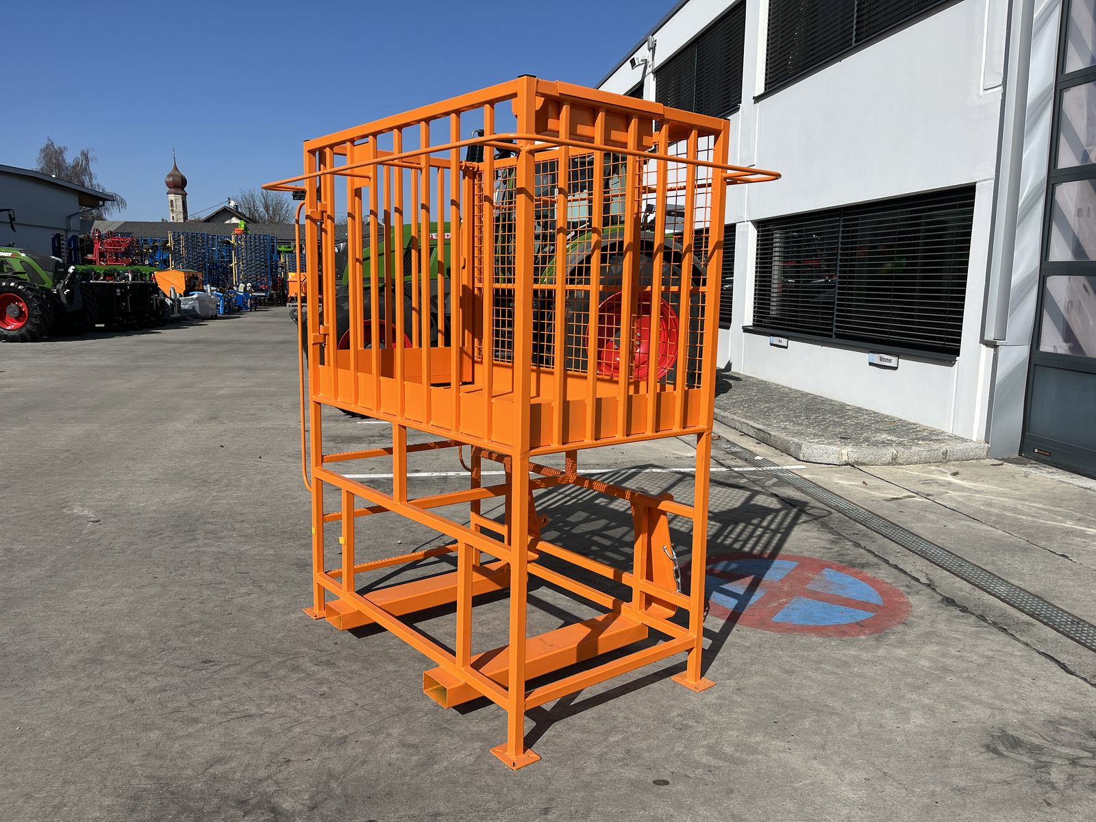 Arbeitskorb mit Erhöhung  3