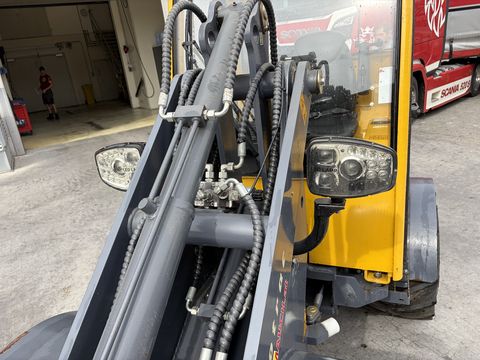 Eurotrac W12 mit Kabine neuwertig